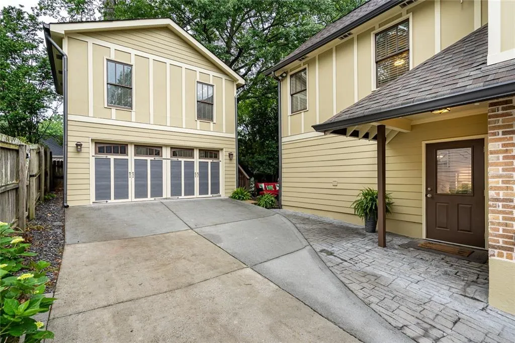 2580 Acorn Avenue, Atlanta, Georgia 30305, 4 Bedrooms Bedrooms, ,4 BathroomsBathrooms,Residential,For Sale,2580 Acorn Avenue,7610408
