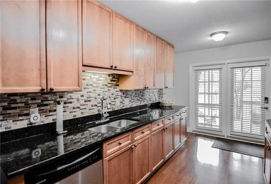 750 Dalrymple Road Unit O-2, Sandy Springs, Georgia 30328, 3 Bedrooms Bedrooms, ,2 BathroomsBathrooms,Residential,Sold,750 Dalrymple Road Unit O-2,6823889