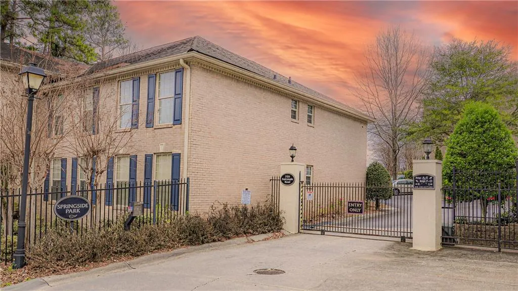 750 Dalrymple Road Unit O-2, Sandy Springs, Georgia 30328, 3 Bedrooms Bedrooms, ,2 BathroomsBathrooms,Residential,Sold,750 Dalrymple Road Unit O-2,6823889