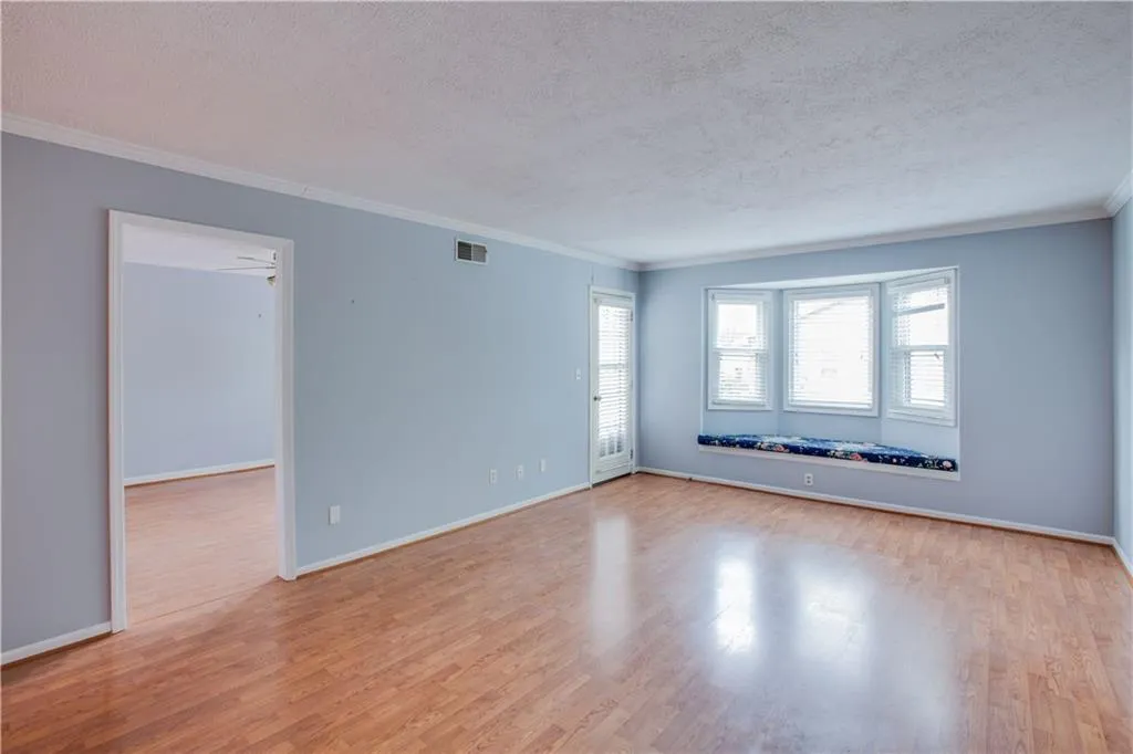 6851 Roswell Road Ne Unit C-3, Sandy Springs, Georgia 30328, 3 Bedrooms Bedrooms, ,2 BathroomsBathrooms,Residential,Sold,6851 Roswell Road Ne Unit C-3,5867019