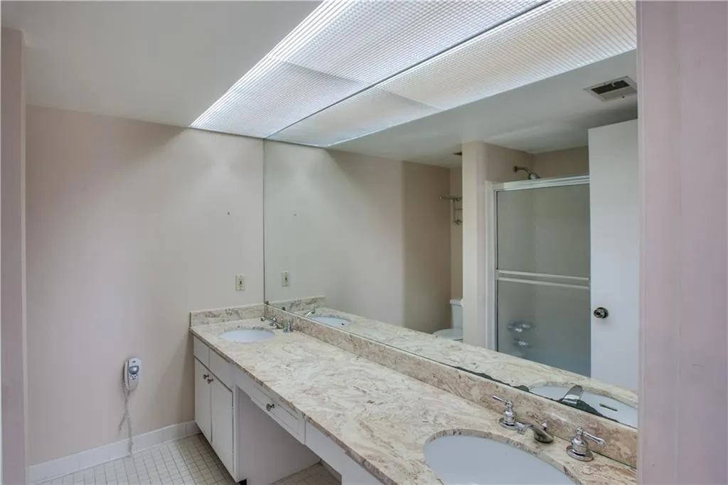 6851 Roswell Road Ne Unit C-3, Sandy Springs, Georgia 30328, 3 Bedrooms Bedrooms, ,2 BathroomsBathrooms,Residential,Sold,6851 Roswell Road Ne Unit C-3,5867019