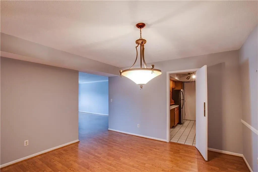 6851 Roswell Road Ne Unit C-3, Sandy Springs, Georgia 30328, 3 Bedrooms Bedrooms, ,2 BathroomsBathrooms,Residential,Sold,6851 Roswell Road Ne Unit C-3,5867019