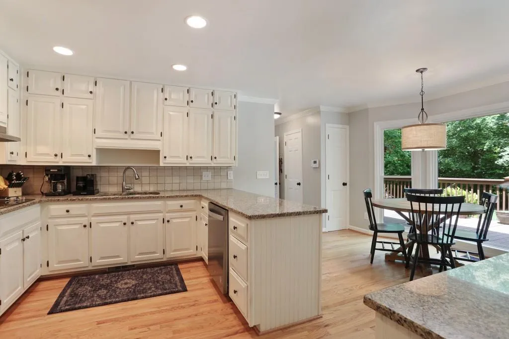 5020 Nesbit Ferry Lane, Sandy Springs, Georgia 30350, 4 Bedrooms Bedrooms, ,2 BathroomsBathrooms,Residential,Sold,5020 Nesbit Ferry Lane,6722706