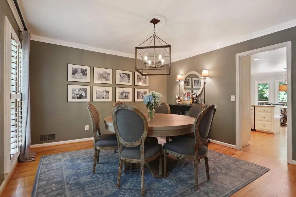 5020 Nesbit Ferry Lane, Sandy Springs, Georgia 30350, 4 Bedrooms Bedrooms, ,2 BathroomsBathrooms,Residential,Sold,5020 Nesbit Ferry Lane,6722706