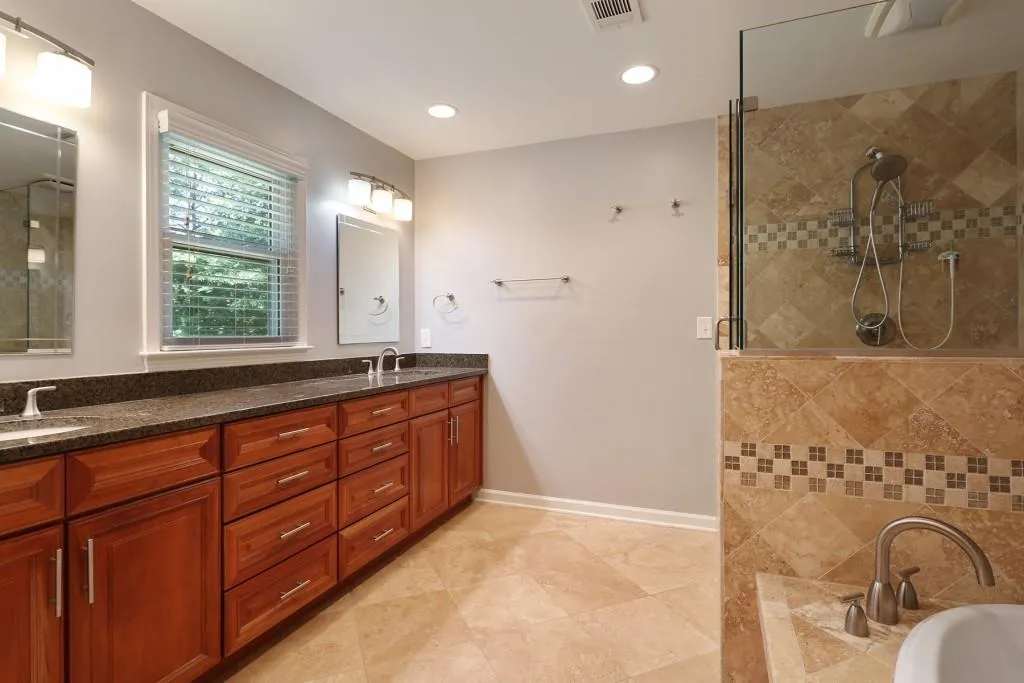 5020 Nesbit Ferry Lane, Sandy Springs, Georgia 30350, 4 Bedrooms Bedrooms, ,2 BathroomsBathrooms,Residential,Sold,5020 Nesbit Ferry Lane,6722706