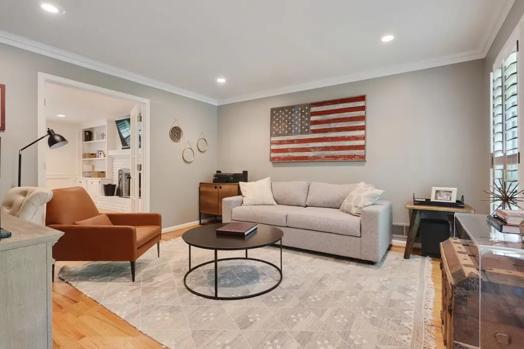 5020 Nesbit Ferry Lane, Sandy Springs, Georgia 30350, 4 Bedrooms Bedrooms, ,2 BathroomsBathrooms,Residential,Sold,5020 Nesbit Ferry Lane,6722706