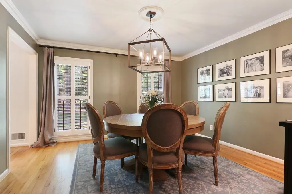 5020 Nesbit Ferry Lane, Sandy Springs, Georgia 30350, 4 Bedrooms Bedrooms, ,2 BathroomsBathrooms,Residential,Sold,5020 Nesbit Ferry Lane,6722706