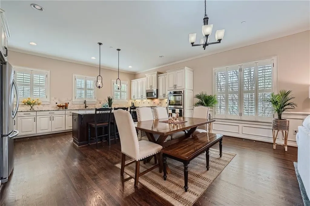 960 Thibideau Court, Atlanta, Georgia 30328, 4 Bedrooms Bedrooms, ,3 BathroomsBathrooms,Residential,Sold,960 Thibideau Court,7359099