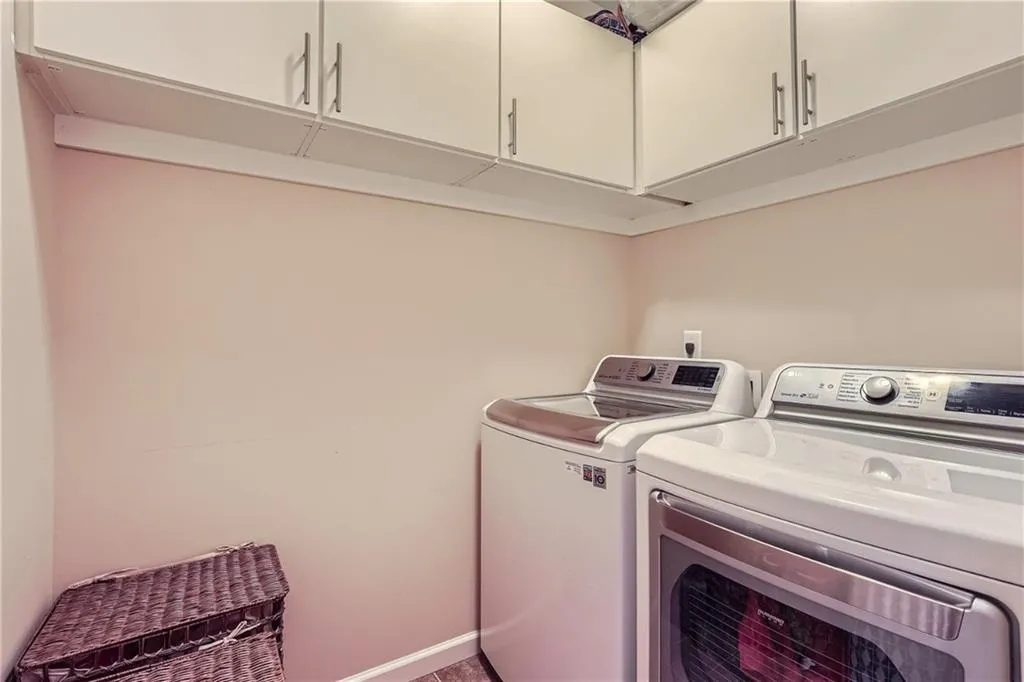 960 Thibideau Court, Atlanta, Georgia 30328, 4 Bedrooms Bedrooms, ,3 BathroomsBathrooms,Residential,Sold,960 Thibideau Court,7359099