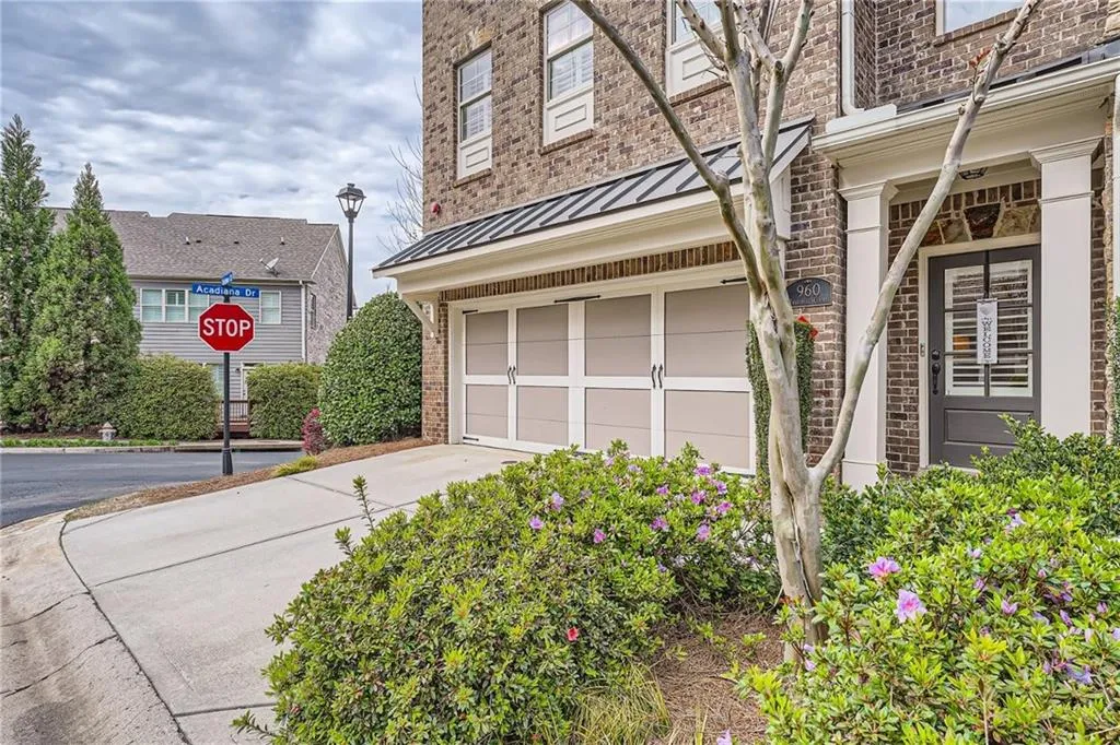 960 Thibideau Court, Atlanta, Georgia 30328, 4 Bedrooms Bedrooms, ,3 BathroomsBathrooms,Residential,Sold,960 Thibideau Court,7359099
