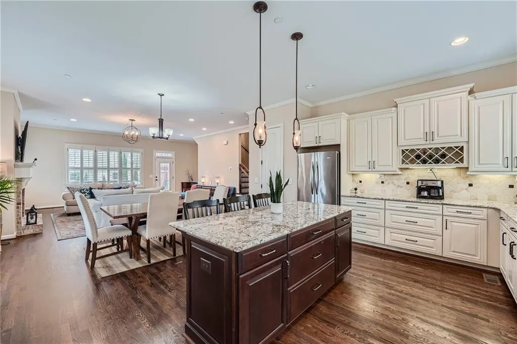 960 Thibideau Court, Atlanta, Georgia 30328, 4 Bedrooms Bedrooms, ,3 BathroomsBathrooms,Residential,Sold,960 Thibideau Court,7359099