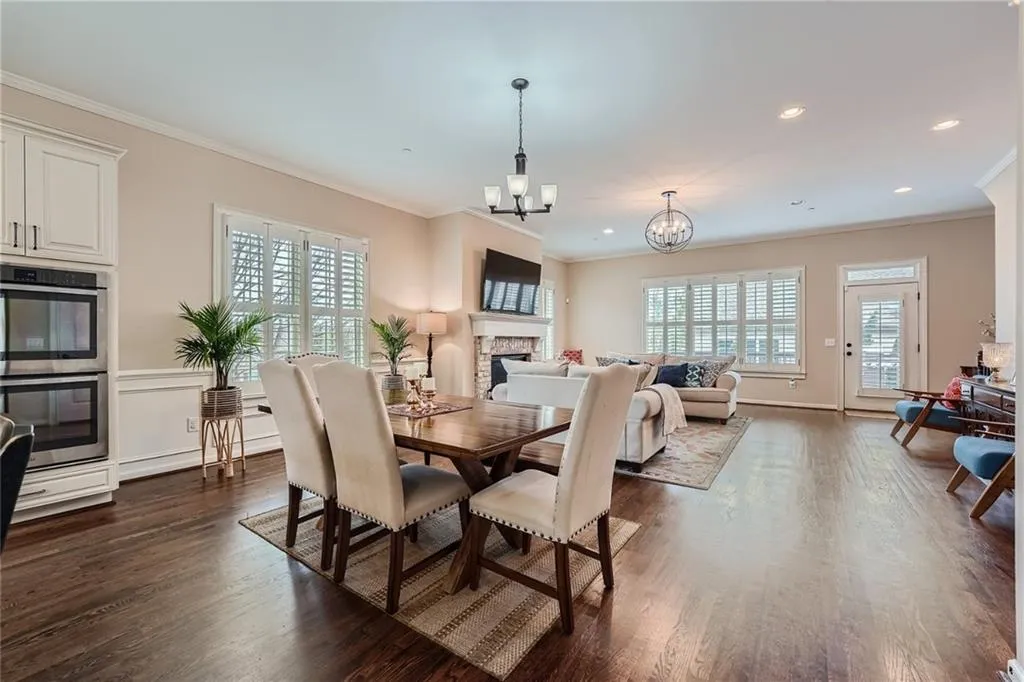 960 Thibideau Court, Atlanta, Georgia 30328, 4 Bedrooms Bedrooms, ,3 BathroomsBathrooms,Residential,Sold,960 Thibideau Court,7359099