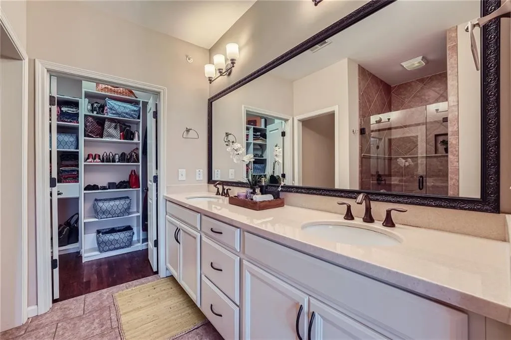 960 Thibideau Court, Atlanta, Georgia 30328, 4 Bedrooms Bedrooms, ,3 BathroomsBathrooms,Residential,Sold,960 Thibideau Court,7359099
