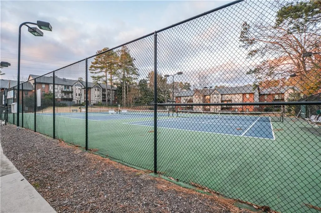 6851 Roswell Road Unit F20, Sandy Springs, Georgia 30328, 3 Bedrooms Bedrooms, ,2 BathroomsBathrooms,Residential,Sold,6851 Roswell Road Unit F20,6653635