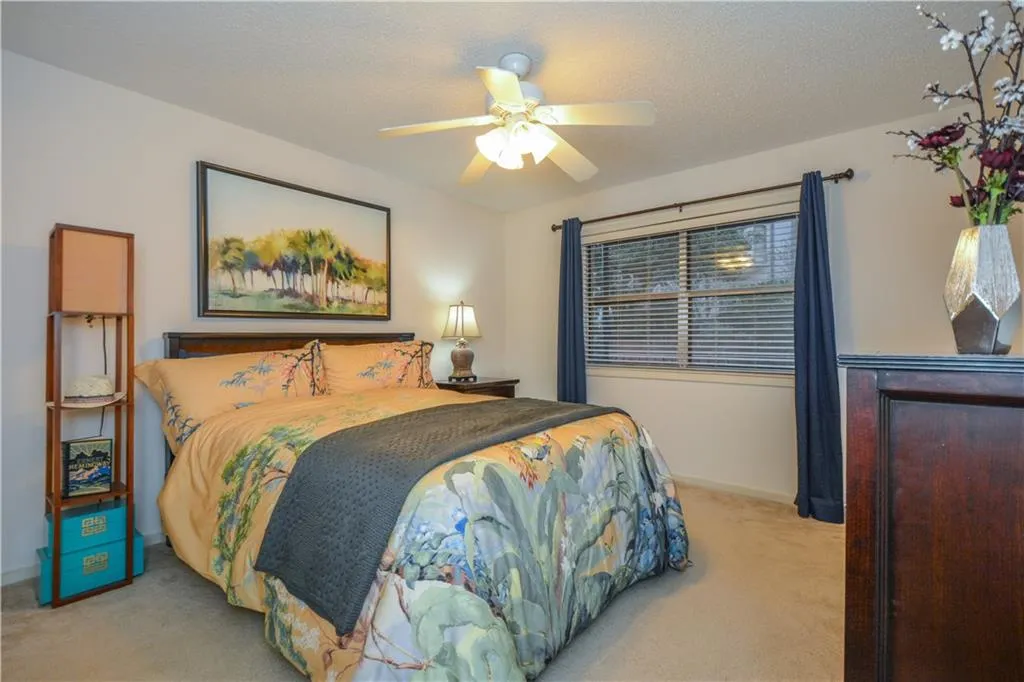 6851 Roswell Road Unit F20, Sandy Springs, Georgia 30328, 3 Bedrooms Bedrooms, ,2 BathroomsBathrooms,Residential,Sold,6851 Roswell Road Unit F20,6653635