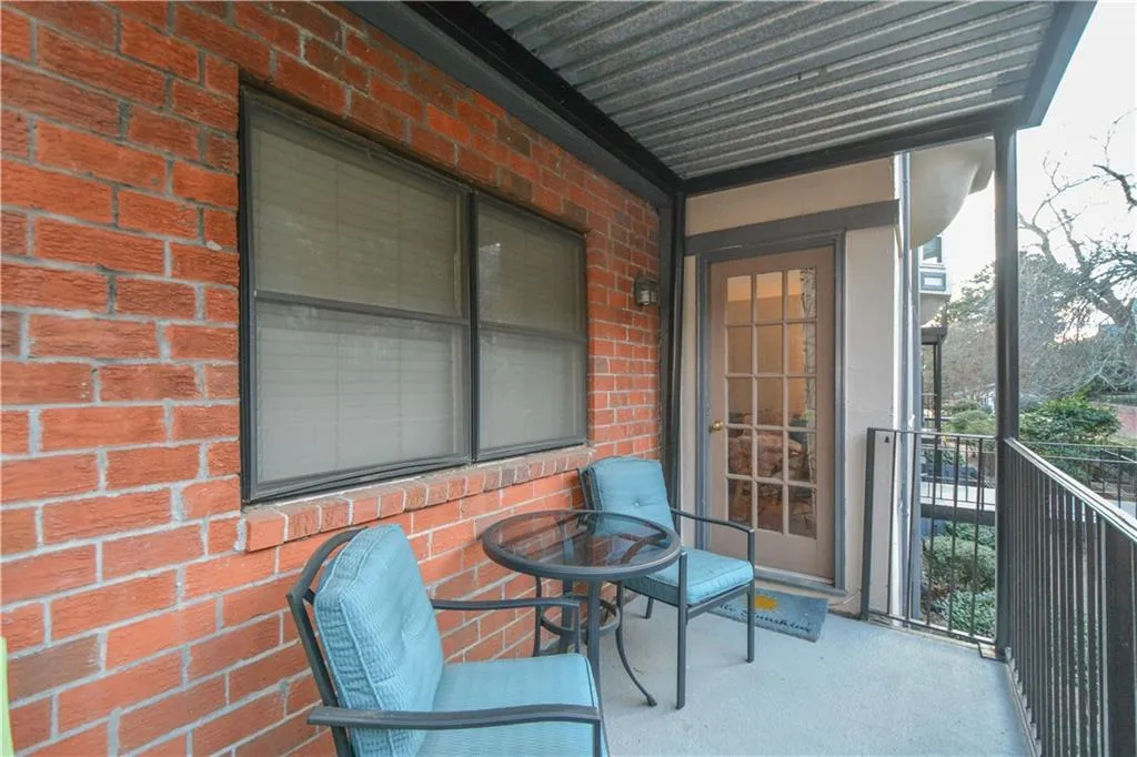 6851 Roswell Road Unit F20, Sandy Springs, Georgia 30328, 3 Bedrooms Bedrooms, ,2 BathroomsBathrooms,Residential,Sold,6851 Roswell Road Unit F20,6653635