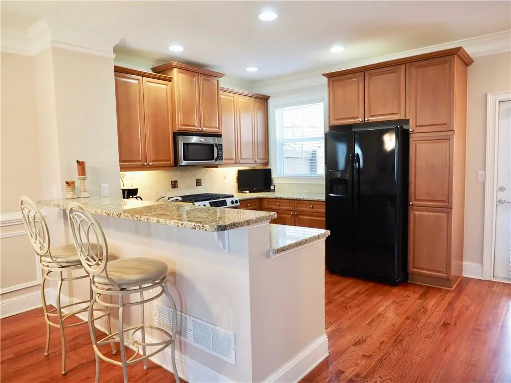 5489 Glenridge View Unit 2314, Atlanta, Georgia 30342, 3 Bedrooms Bedrooms, ,2 BathroomsBathrooms,Residential,Sold,5489 Glenridge View Unit 2314,6764101