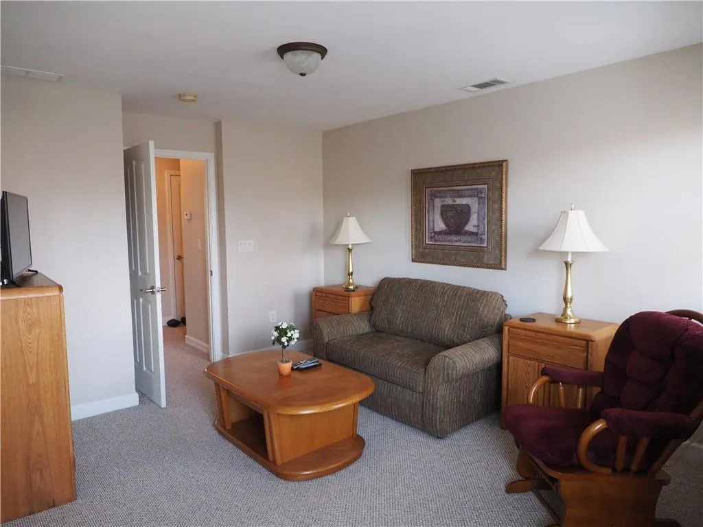 5489 Glenridge View Unit 2314, Atlanta, Georgia 30342, 3 Bedrooms Bedrooms, ,2 BathroomsBathrooms,Residential,Sold,5489 Glenridge View Unit 2314,6764101