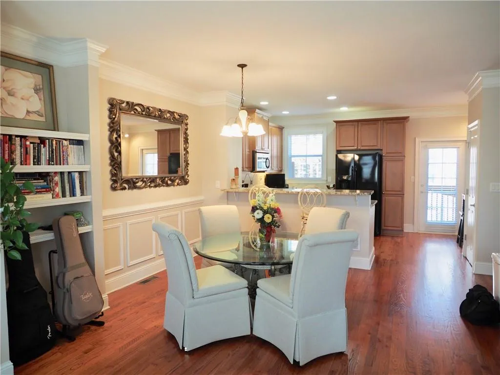 5489 Glenridge View Unit 2314, Atlanta, Georgia 30342, 3 Bedrooms Bedrooms, ,2 BathroomsBathrooms,Residential,Sold,5489 Glenridge View Unit 2314,6764101