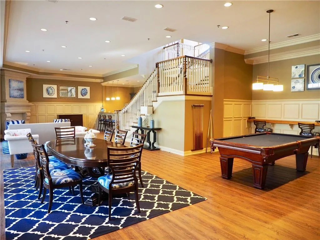 5489 Glenridge View Unit 2314, Atlanta, Georgia 30342, 3 Bedrooms Bedrooms, ,2 BathroomsBathrooms,Residential,Sold,5489 Glenridge View Unit 2314,6764101