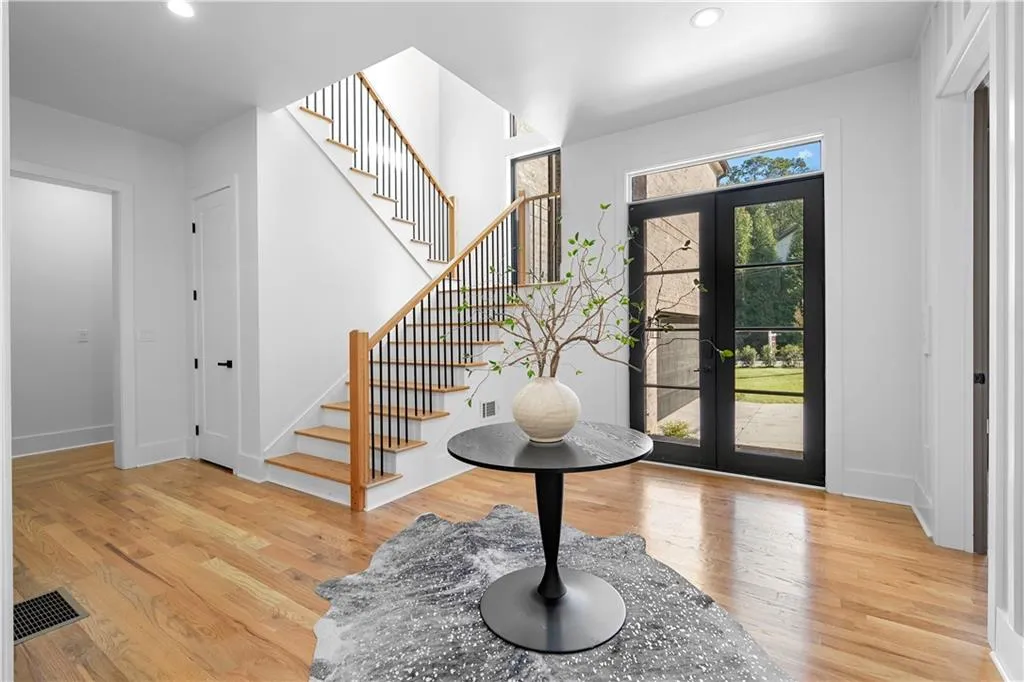 4501 Wieuca Road Ne, Atlanta, Georgia 30342, 5 Bedrooms Bedrooms, 0 ,5 BathroomsBathrooms,Residential,For Sale,4501 Wieuca Road Ne,7848470