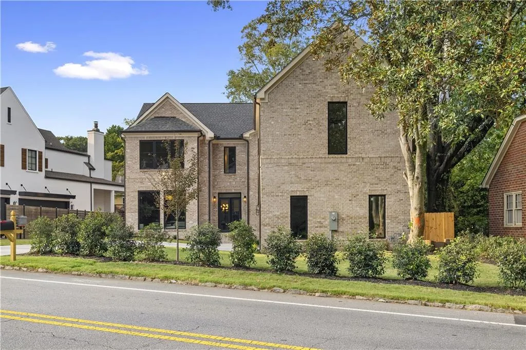 4501 Wieuca Road Ne, Atlanta, Georgia 30342, 5 Bedrooms Bedrooms, 0 ,5 BathroomsBathrooms,Residential,For Sale,4501 Wieuca Road Ne,7848470