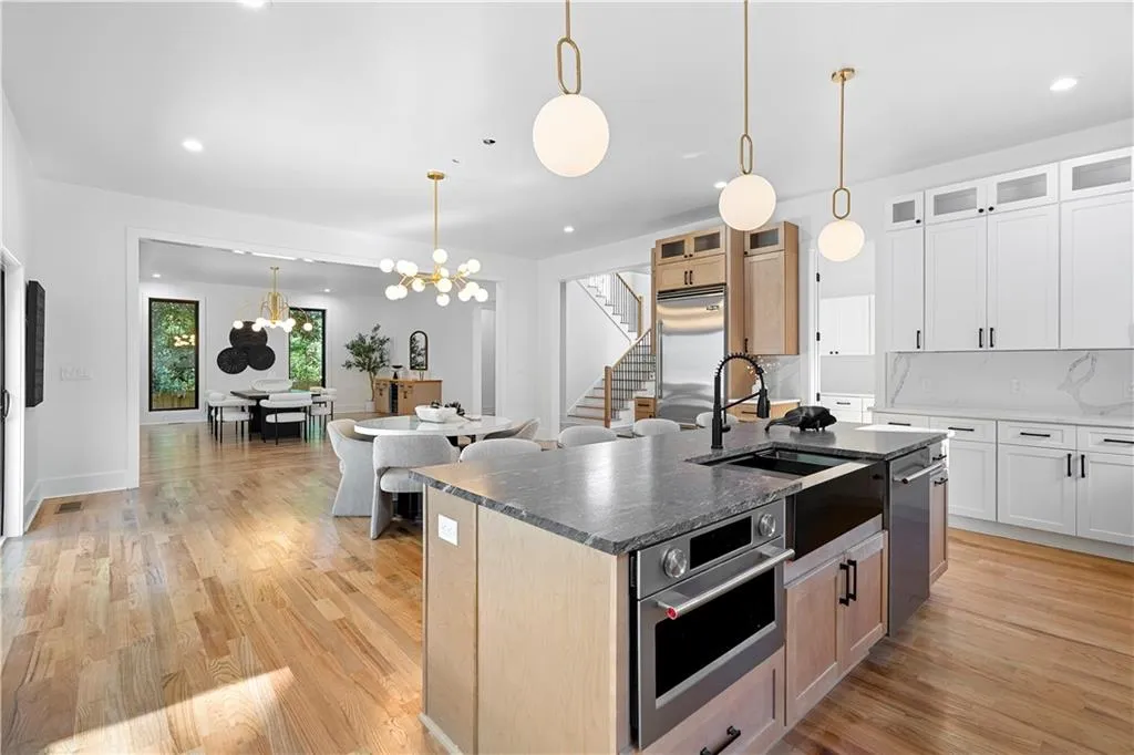 4501 Wieuca Road Ne, Atlanta, Georgia 30342, 5 Bedrooms Bedrooms, 0 ,5 BathroomsBathrooms,Residential,For Sale,4501 Wieuca Road Ne,7848470