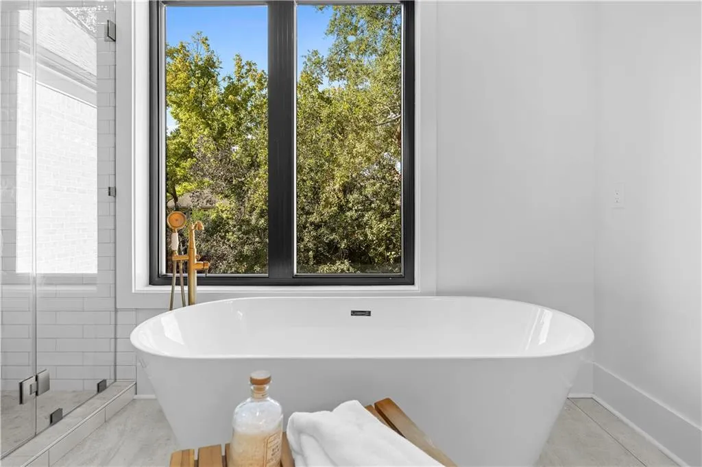 4501 Wieuca Road Ne, Atlanta, Georgia 30342, 5 Bedrooms Bedrooms, 0 ,5 BathroomsBathrooms,Residential,For Sale,4501 Wieuca Road Ne,7848470