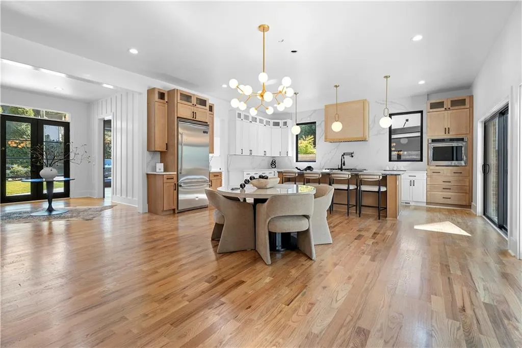 4501 Wieuca Road Ne, Atlanta, Georgia 30342, 5 Bedrooms Bedrooms, 0 ,5 BathroomsBathrooms,Residential,For Sale,4501 Wieuca Road Ne,7848470