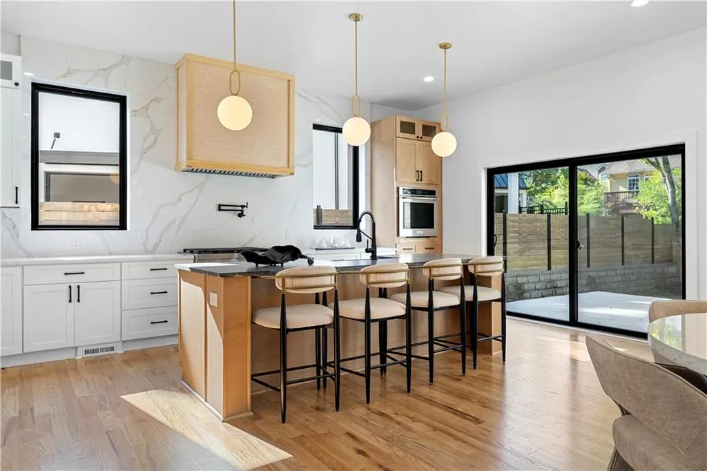 4501 Wieuca Road Ne, Atlanta, Georgia 30342, 5 Bedrooms Bedrooms, 0 ,5 BathroomsBathrooms,Residential,For Sale,4501 Wieuca Road Ne,7848470