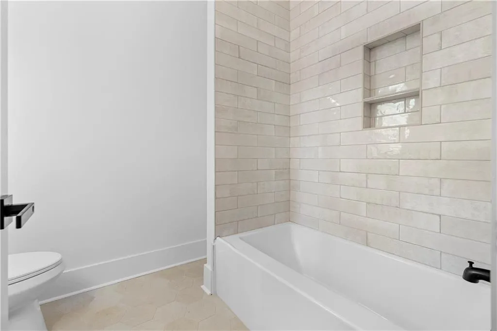 4501 Wieuca Road Ne, Atlanta, Georgia 30342, 5 Bedrooms Bedrooms, 0 ,5 BathroomsBathrooms,Residential,For Sale,4501 Wieuca Road Ne,7848470