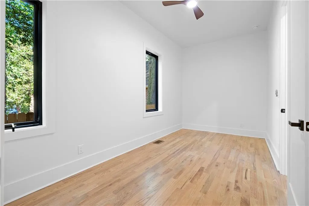 Bedroom on main!