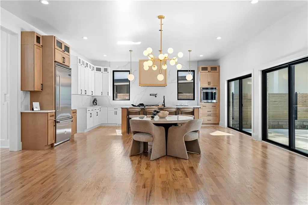 4501 Wieuca Road Ne, Atlanta, Georgia 30342, 5 Bedrooms Bedrooms, 0 ,5 BathroomsBathrooms,Residential,For Sale,4501 Wieuca Road Ne,7848470