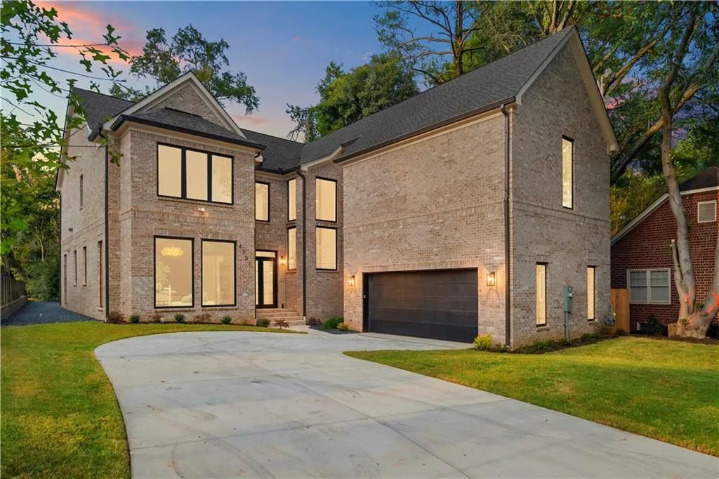 4501 Wieuca Road Ne, Atlanta, Georgia 30342, 5 Bedrooms Bedrooms, 0 ,5 BathroomsBathrooms,Residential,For Sale,4501 Wieuca Road Ne,7848470