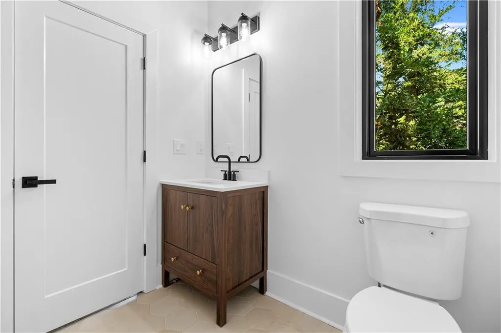 4501 Wieuca Road Ne, Atlanta, Georgia 30342, 5 Bedrooms Bedrooms, 0 ,5 BathroomsBathrooms,Residential,For Sale,4501 Wieuca Road Ne,7848470