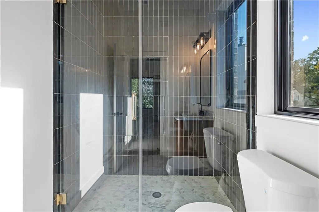 4501 Wieuca Road Ne, Atlanta, Georgia 30342, 5 Bedrooms Bedrooms, 0 ,5 BathroomsBathrooms,Residential,For Sale,4501 Wieuca Road Ne,7848470