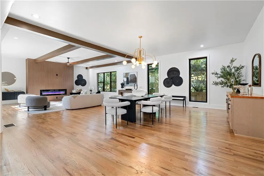4501 Wieuca Road Ne, Atlanta, Georgia 30342, 5 Bedrooms Bedrooms, 0 ,5 BathroomsBathrooms,Residential,For Sale,4501 Wieuca Road Ne,7848470