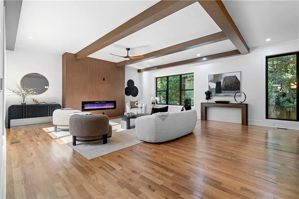 4501 Wieuca Road Ne, Atlanta, Georgia 30342, 5 Bedrooms Bedrooms, 0 ,5 BathroomsBathrooms,Residential,For Sale,4501 Wieuca Road Ne,7848470