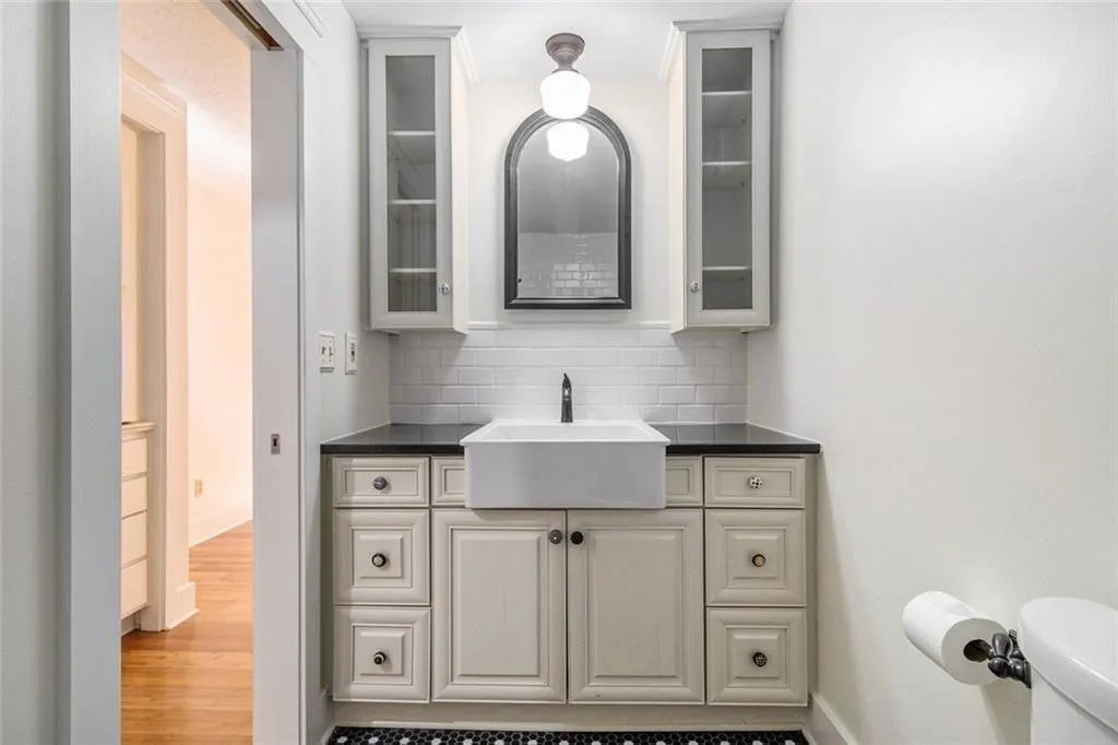 708 Woodcliff Drive, Atlanta, Georgia 30350, 1 Bedroom Bedrooms, ,1 BathroomBathrooms,Residential,For Sale,708 Woodcliff Drive,7671740