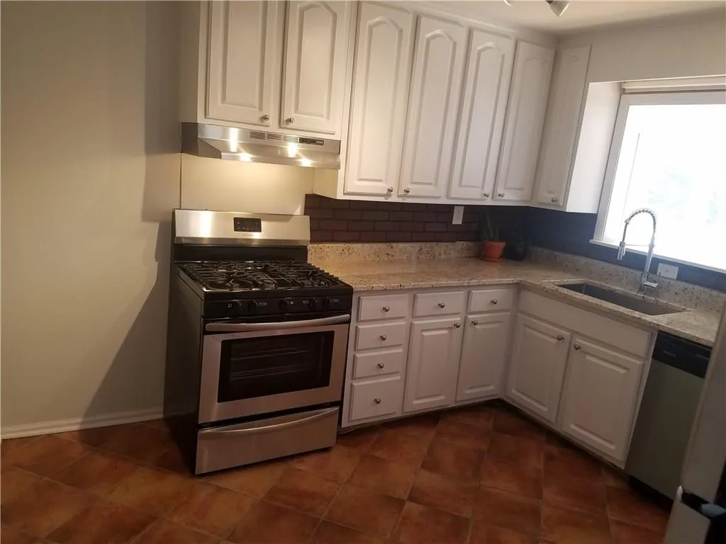 346 Carpenter Drive Unit 50, Atlanta, Georgia 30328, 2 Bedrooms Bedrooms, ,2 BathroomsBathrooms,Residential,Sold,346 Carpenter Drive Unit 50,5955475