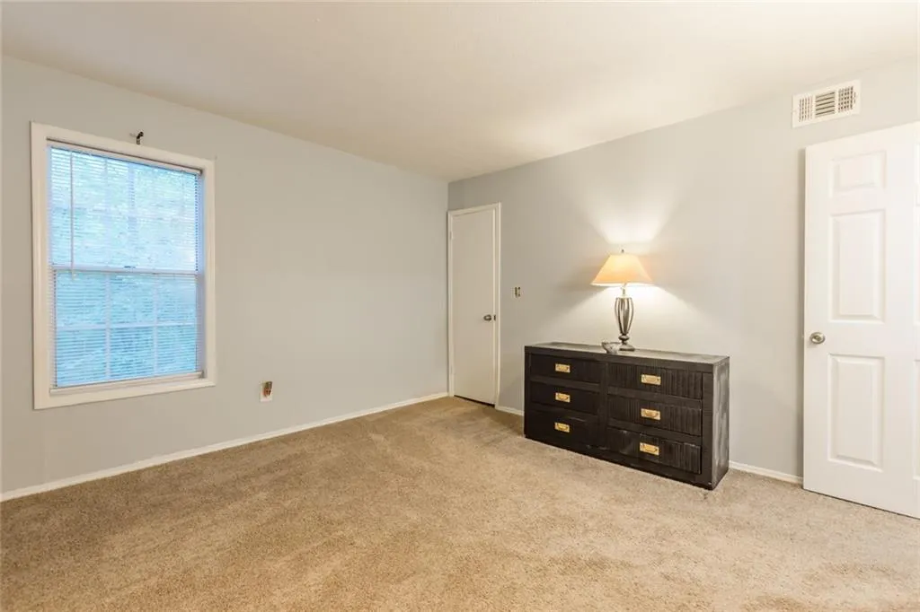 1406 Vicksburg Place, Sandy Springs, Georgia 30350, 2 Bedrooms Bedrooms, ,2 BathroomsBathrooms,Residential,Sold,1406 Vicksburg Place,6561248