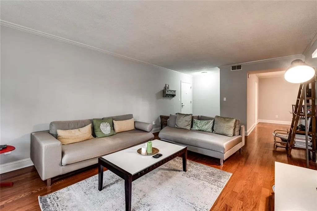 6851 Roswell Road Unit M15, Sandy Springs, Georgia 30328, 3 Bedrooms Bedrooms, ,2 BathroomsBathrooms,Residential,Sold,6851 Roswell Road Unit M15,6527264