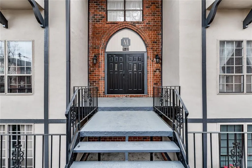 6851 Roswell Road Unit M15, Sandy Springs, Georgia 30328, 3 Bedrooms Bedrooms, ,2 BathroomsBathrooms,Residential,Sold,6851 Roswell Road Unit M15,6527264