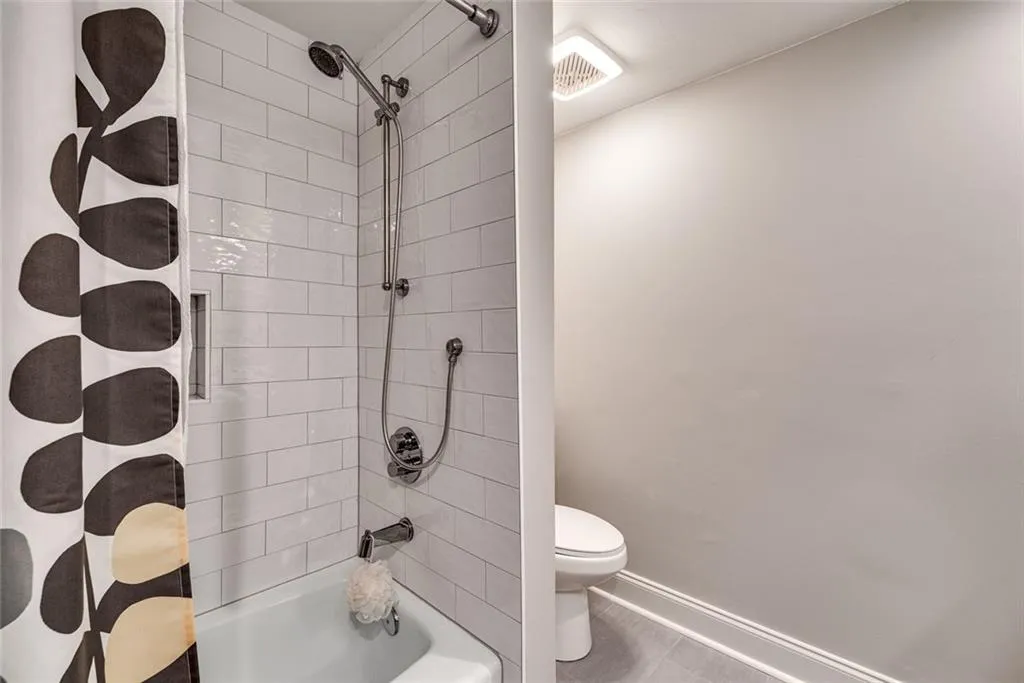 6851 Roswell Road Unit M15, Sandy Springs, Georgia 30328, 3 Bedrooms Bedrooms, ,2 BathroomsBathrooms,Residential,Sold,6851 Roswell Road Unit M15,6527264