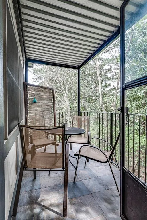 6851 Roswell Road Unit M15, Sandy Springs, Georgia 30328, 3 Bedrooms Bedrooms, ,2 BathroomsBathrooms,Residential,Sold,6851 Roswell Road Unit M15,6527264