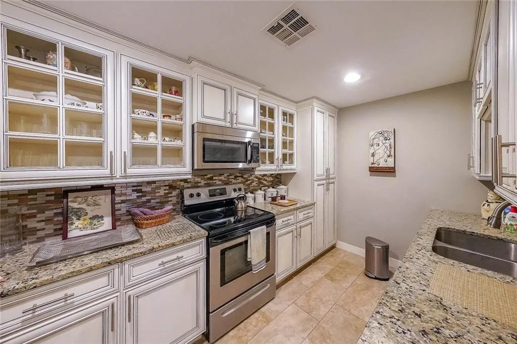 145 15th Street Ne Unit 401, Atlanta, Georgia 30309, 1 Bedroom Bedrooms, ,1 BathroomBathrooms,Residential,For Sale,145 15th Street Ne Unit 401,7488805