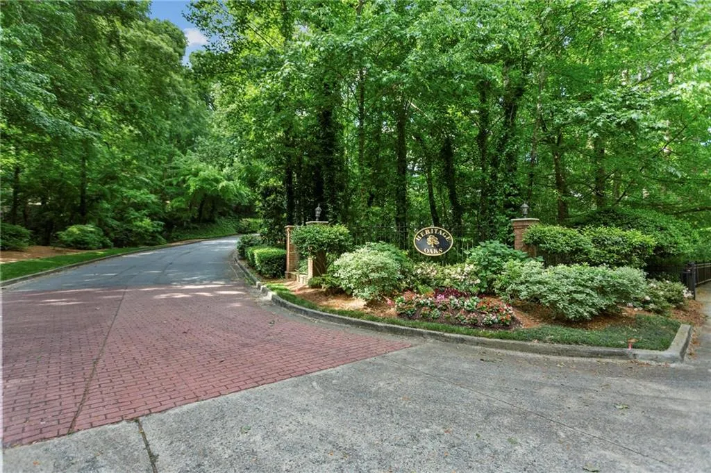 506 Bainbridge Drive, Sandy Springs, Georgia 30327, 2 Bedrooms Bedrooms, ,2 BathroomsBathrooms,Residential,Sold,506 Bainbridge Drive,6882075