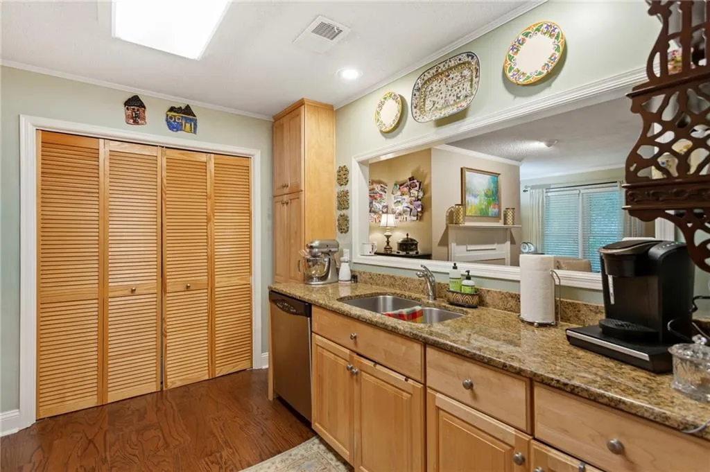 506 Bainbridge Drive, Sandy Springs, Georgia 30327, 2 Bedrooms Bedrooms, ,2 BathroomsBathrooms,Residential,Sold,506 Bainbridge Drive,6882075