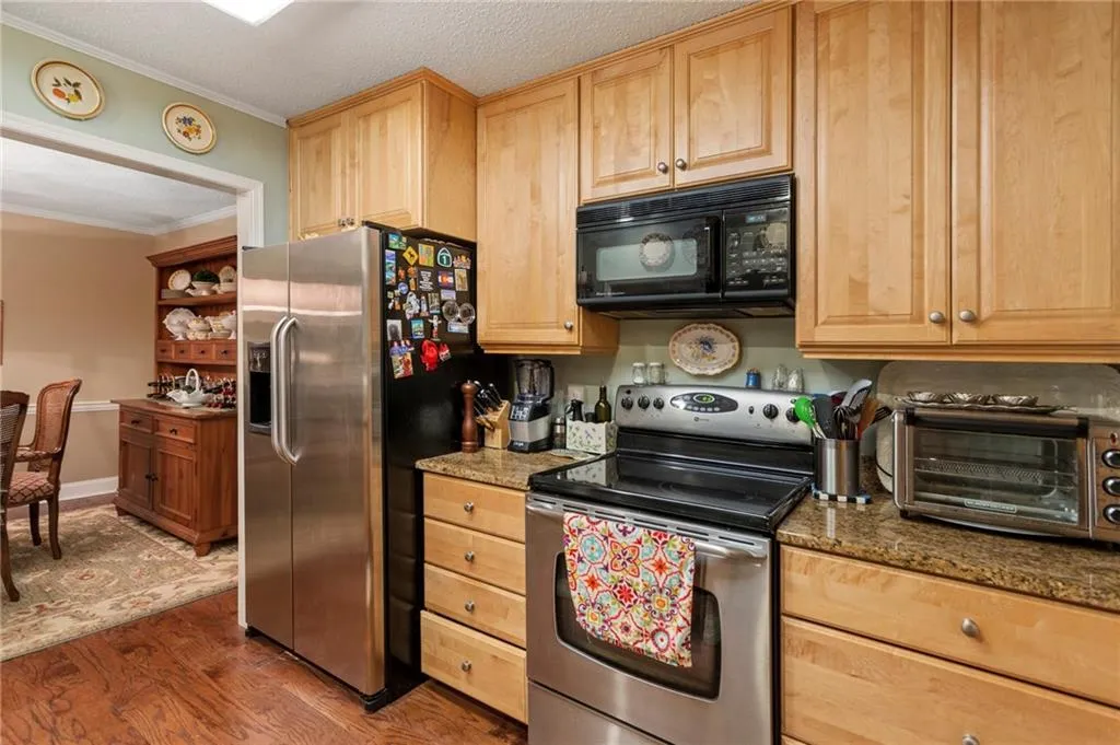 506 Bainbridge Drive, Sandy Springs, Georgia 30327, 2 Bedrooms Bedrooms, ,2 BathroomsBathrooms,Residential,Sold,506 Bainbridge Drive,6882075