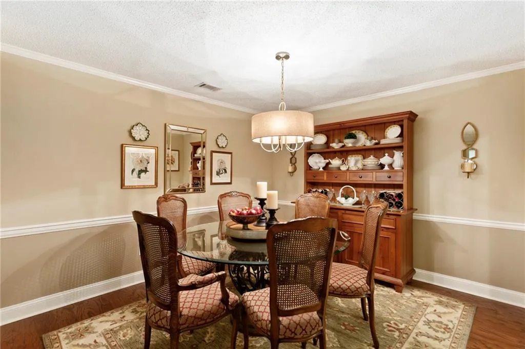 506 Bainbridge Drive, Sandy Springs, Georgia 30327, 2 Bedrooms Bedrooms, ,2 BathroomsBathrooms,Residential,Sold,506 Bainbridge Drive,6882075